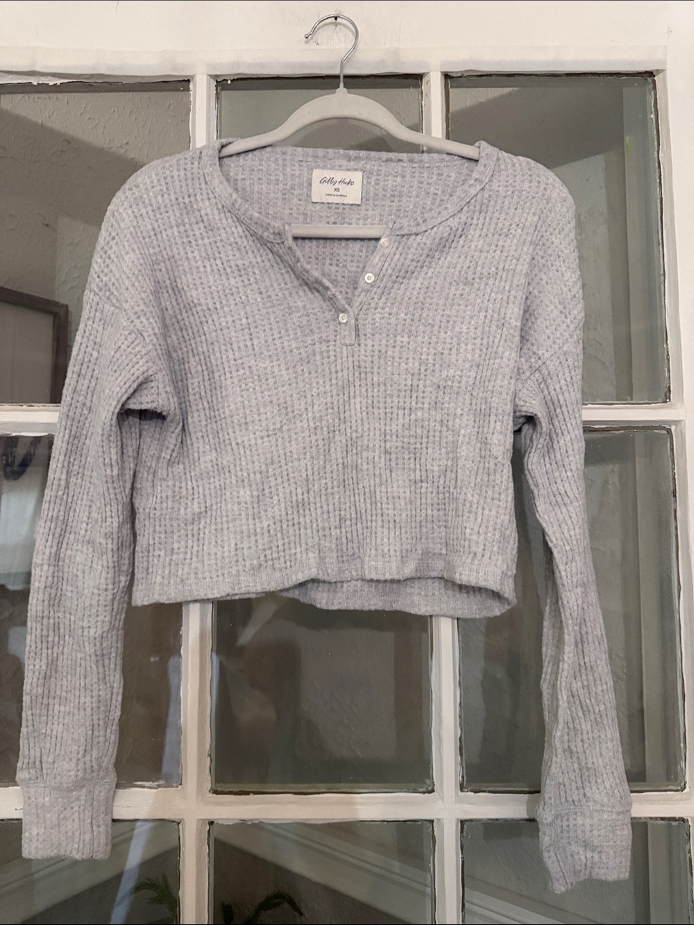 Gilly Hicks Light Gray Ribbed Henley Cropped Top